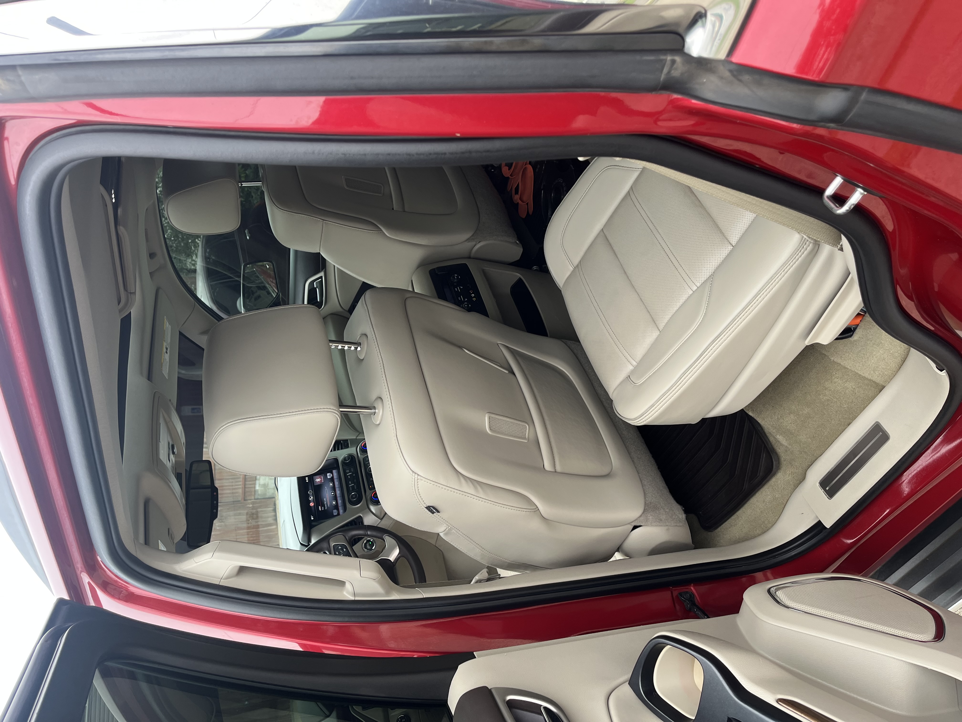 Used 2015 GMC Yukon Denali w/ Open Road Package AWD/4WD image 9