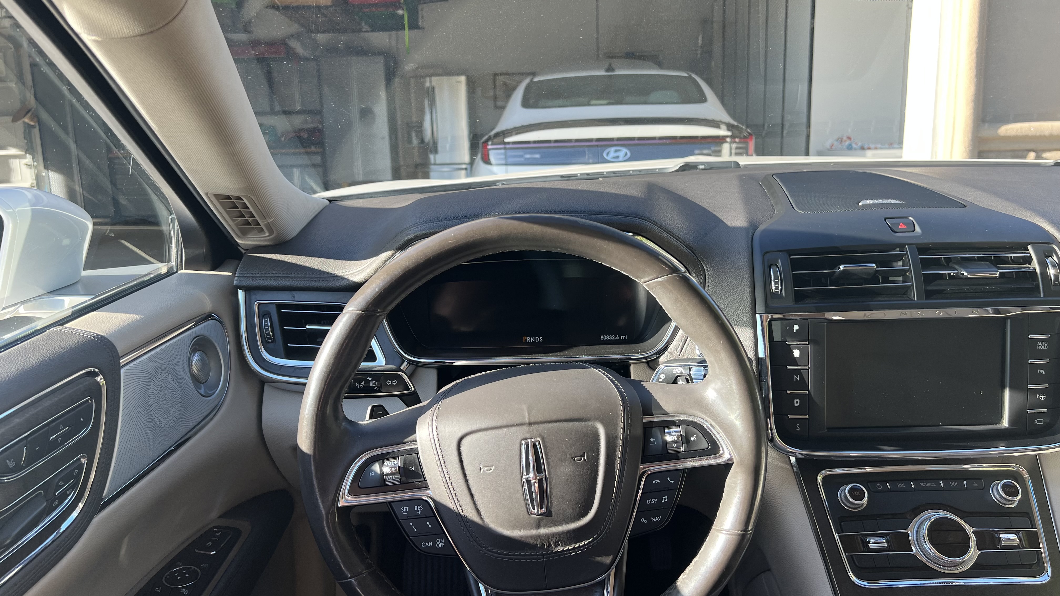 Used 2017 Lincoln Continental Reserve w/ Luxury Package AWD/4WD image 9