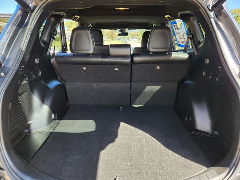 Used 2018 Toyota RAV4 SE w/ Power Extra Value Package image 19