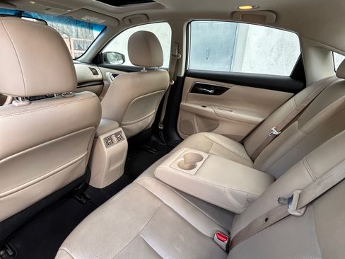 Used 2015 Nissan Altima 2.5 SL w/ Technology Package FWD image 13