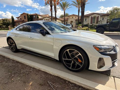 Used 2024 Audi RS e-tron GT image 2