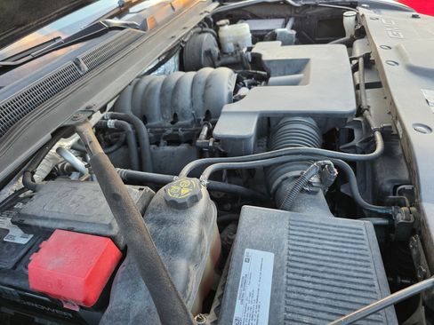 Used 2017 GMC Yukon XL Denali w/ Open Road Package image 16