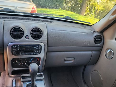 Used 2003 Jeep Liberty Limited image 13