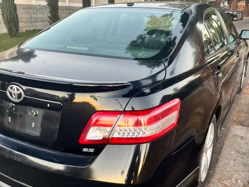 Used 2010 Toyota Camry SE image 9