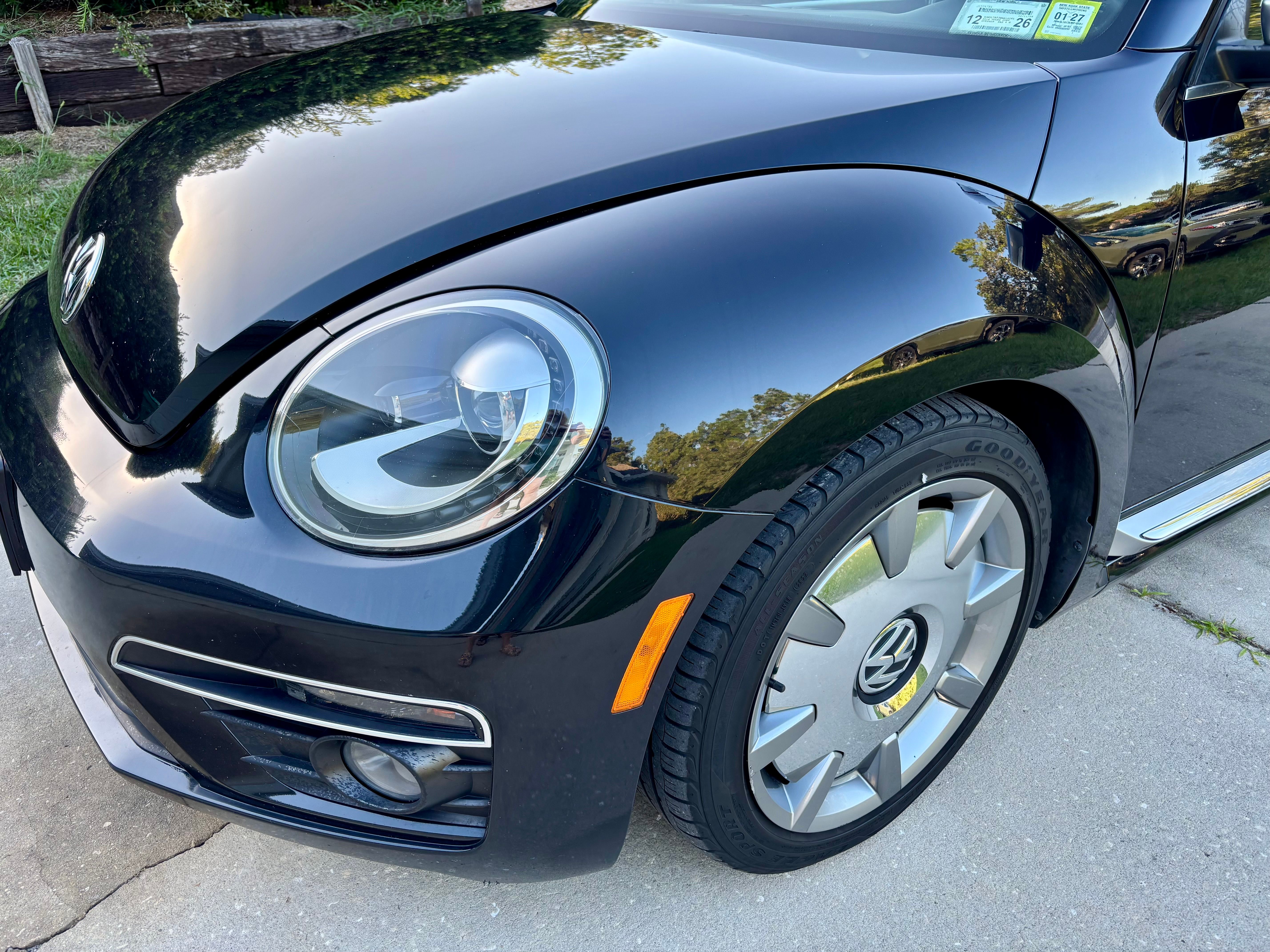 Used 2014 Volkswagen Beetle TDI FWD image 25