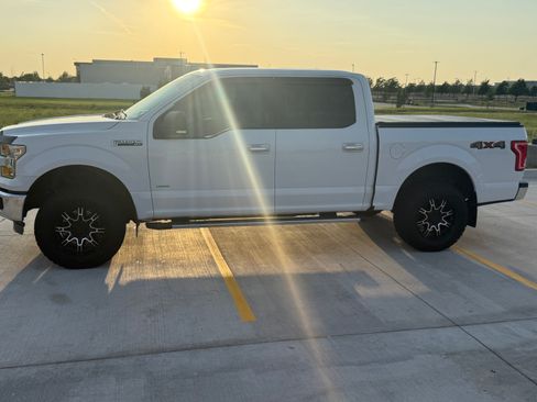 Used 2015 Ford F150 XLT w/ Equipment Group 302A Luxury image 5