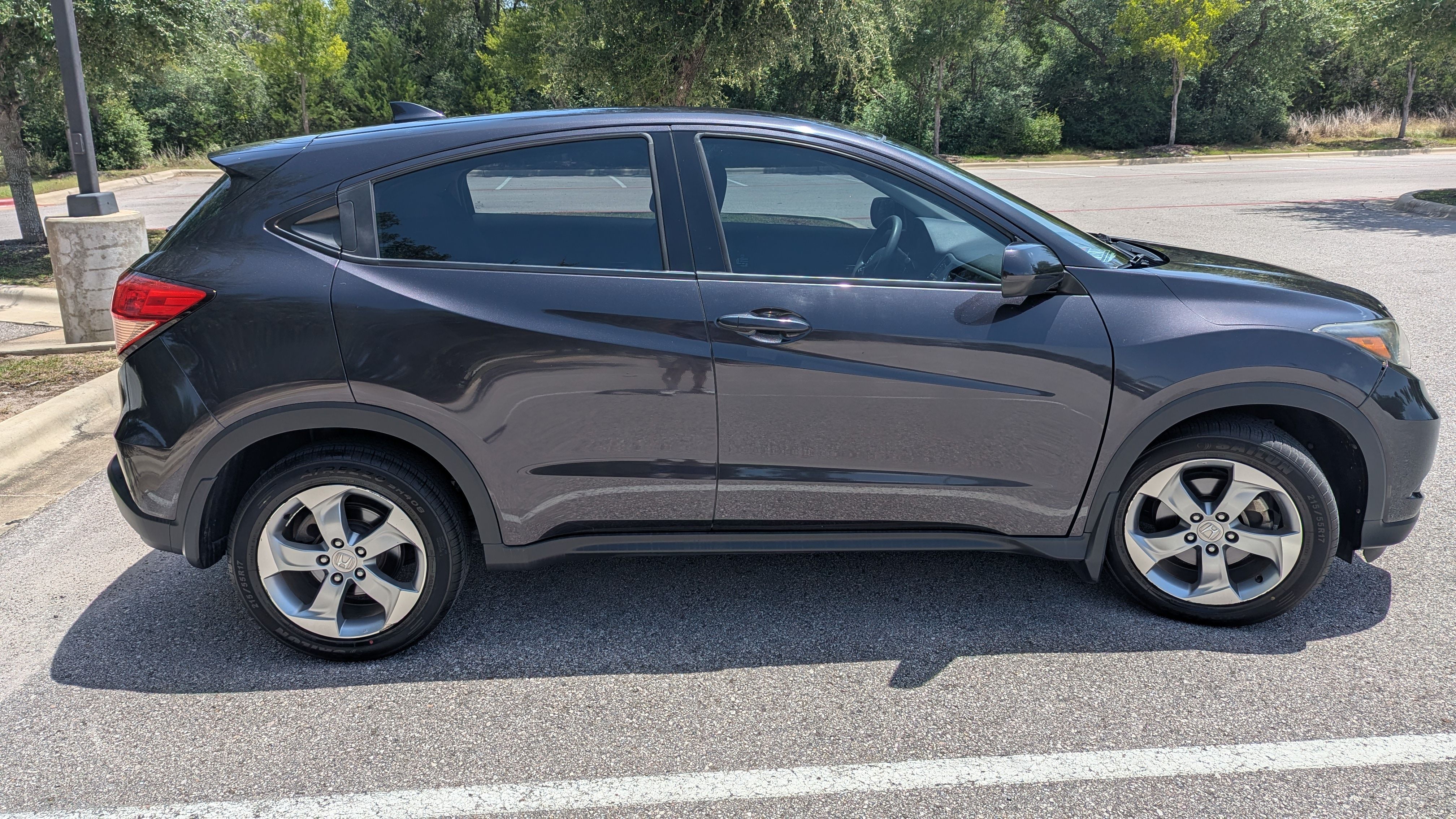 Used 2017 Honda HR-V LX image 8