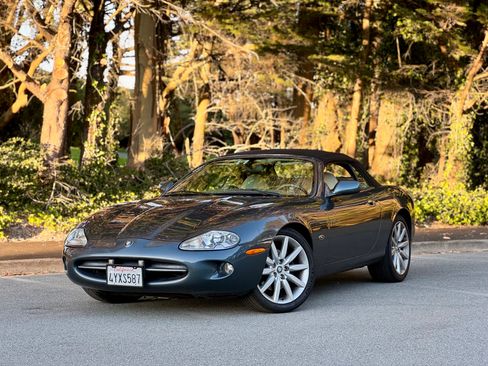 Used 2000 Jaguar XK8 Convertible image 1