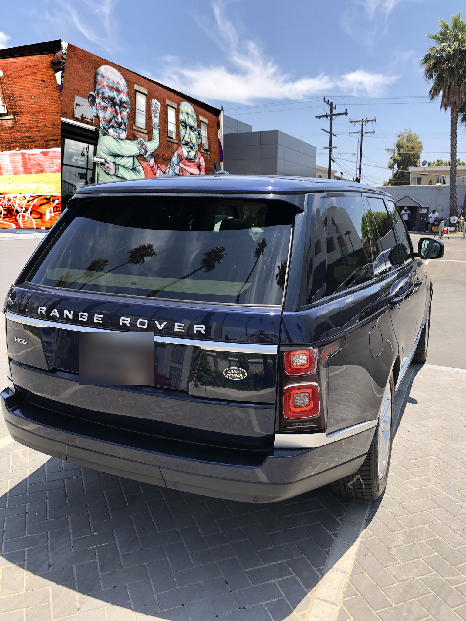 Used 2016 Land Rover Range Rover HSE AWD/4WD image 2
