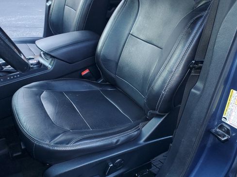 Used 2018 Ford Explorer Limited image 19