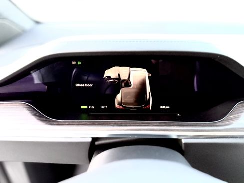 Used 2023 Tesla Model X image 17