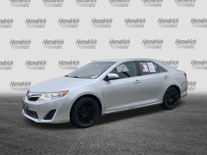 Used 2014 Toyota Camry LE FWD image 8