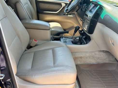 Used 2004 Toyota Land Cruiser AWD/4WD image 23