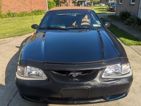 Used 1994 Ford Mustang GT image 2