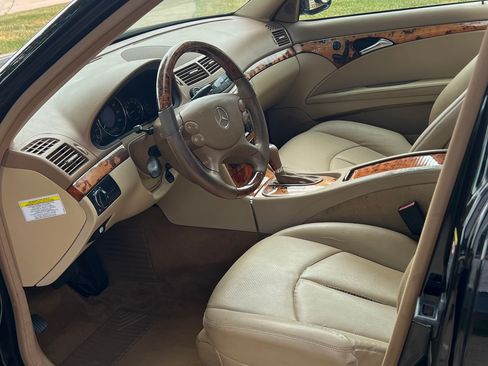 Used 2009 Mercedes-Benz E 350 4MATIC Sedan image 10