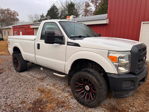 Used 2015 Ford F250 XL image 2