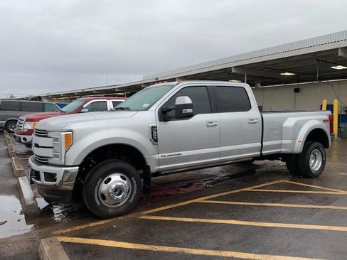 Used 2019 Ford F350 Lariat w/ Lariat Ultimate Package image 6