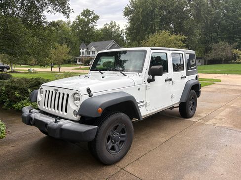 Used 2016 Jeep Wrangler Unlimited Sport w/ Connectivity Group AWD/4WD image 1