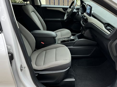 Used 2022 Ford Escape SE FWD image 14