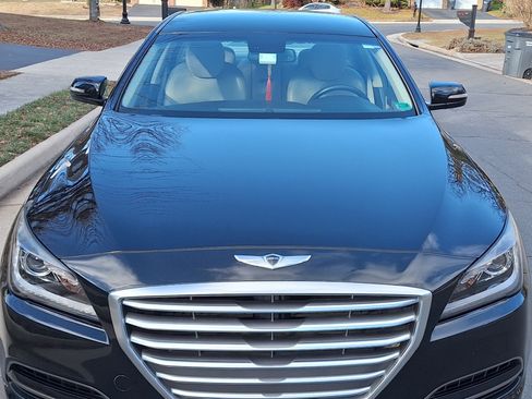 Used 2016 Hyundai Genesis 3.8 image 2