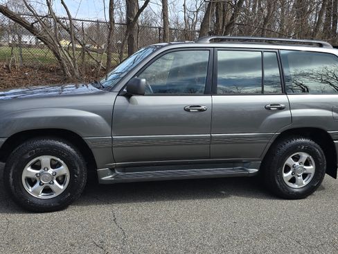 Used 2001 Toyota Land Cruiser image 13