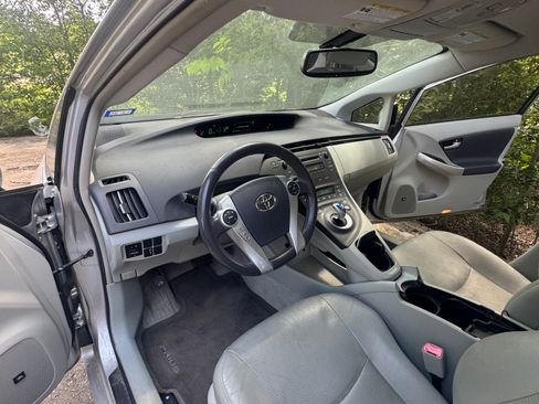 Used 2010 Toyota Prius Five FWD image 5