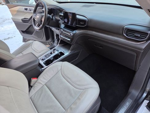 Used 2020 Ford Explorer Platinum image 13