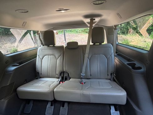 Used 2020 Ford Expedition Max Limited RWD image 12