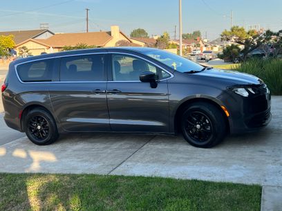 Used 2018 Chrysler Pacifica LX