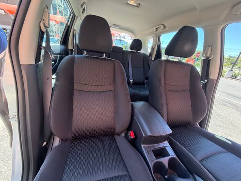 Used 2018 Nissan Rogue S AWD/4WD image 13