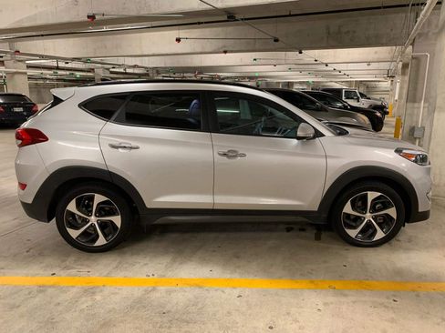 Used 2016 Hyundai Tucson Limited w/ Option Group 03 FWD image 21