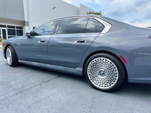 Used 2024 BMW i7 eDrive50 w/ M Sport Package RWD image 4