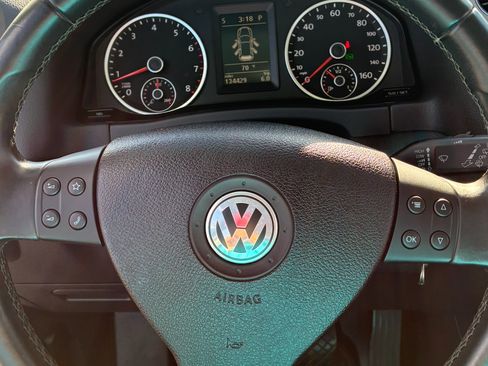 Used 2010 Volkswagen Tiguan SE image 27