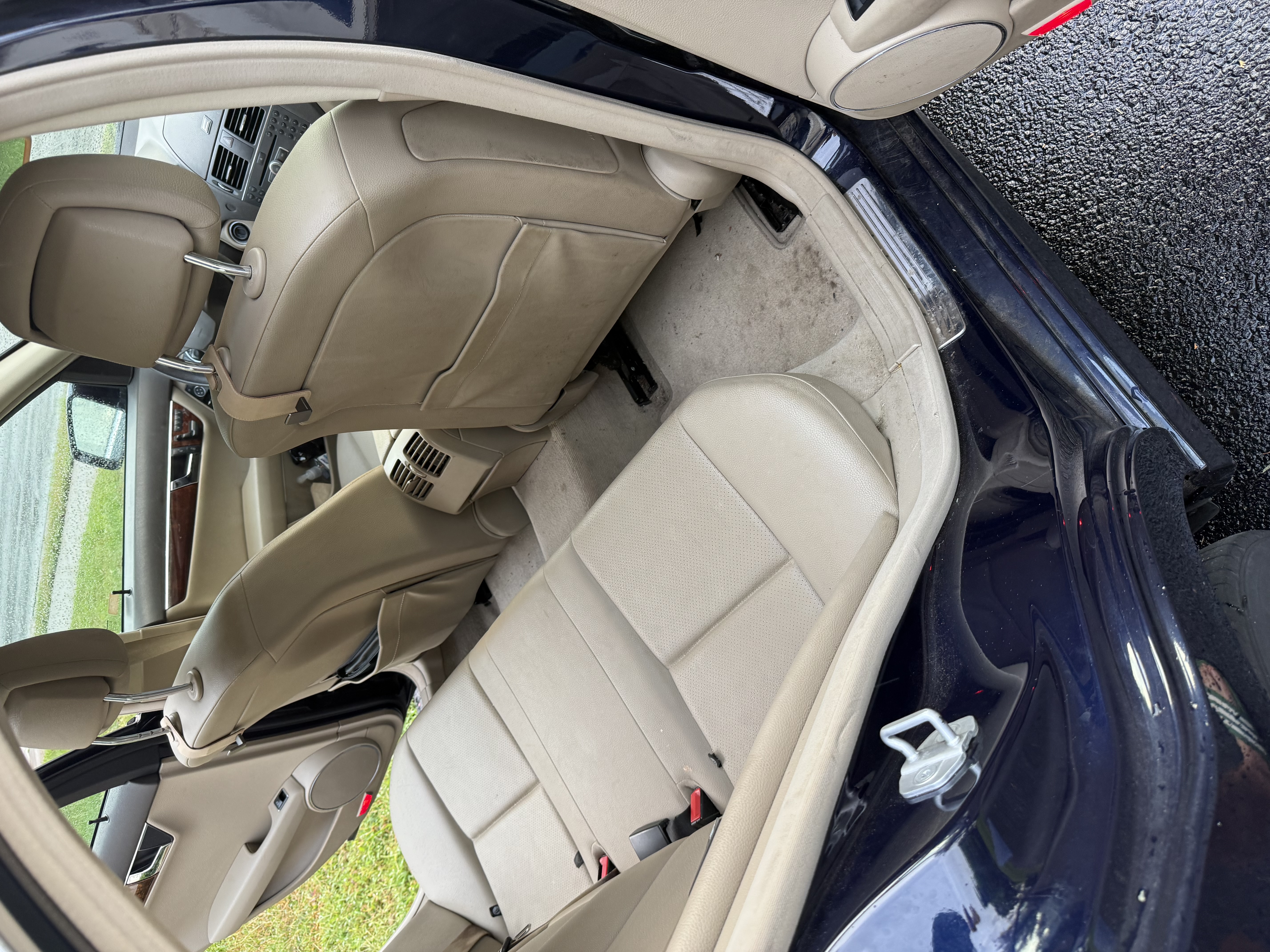 Used 2011 Mercedes-Benz C 300 4MATIC Sedan image 6