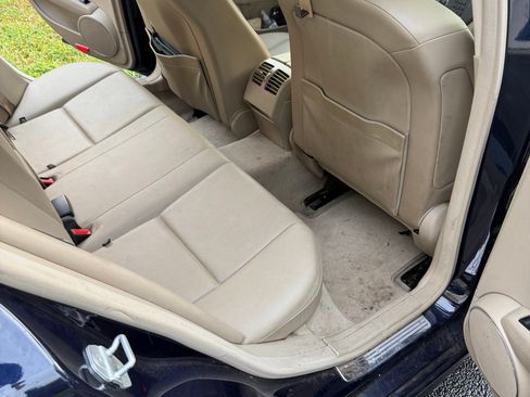 Used 2011 Mercedes-Benz C 300 4MATIC Sedan image 6