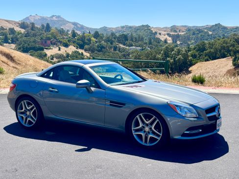 Used 2015 Mercedes-Benz SLK 250 image 1