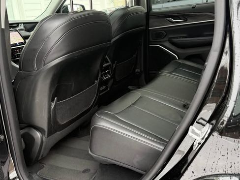 Used 2022 Jeep Grand Cherokee Limited 4xe w/ Luxury Tech Group II image 16