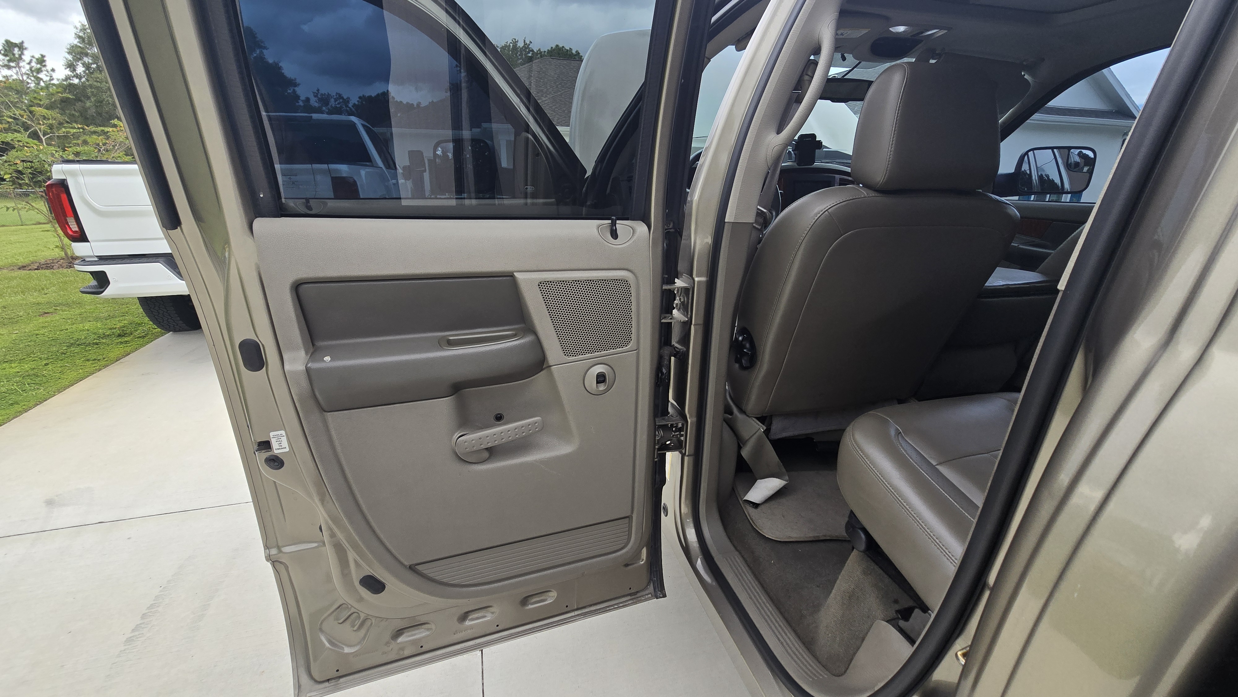 Used 2006 Dodge Ram 2500 Truck Laramie AWD/4WD image 22