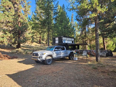 Used 2019 Toyota Tacoma TRD Off-Road image 9