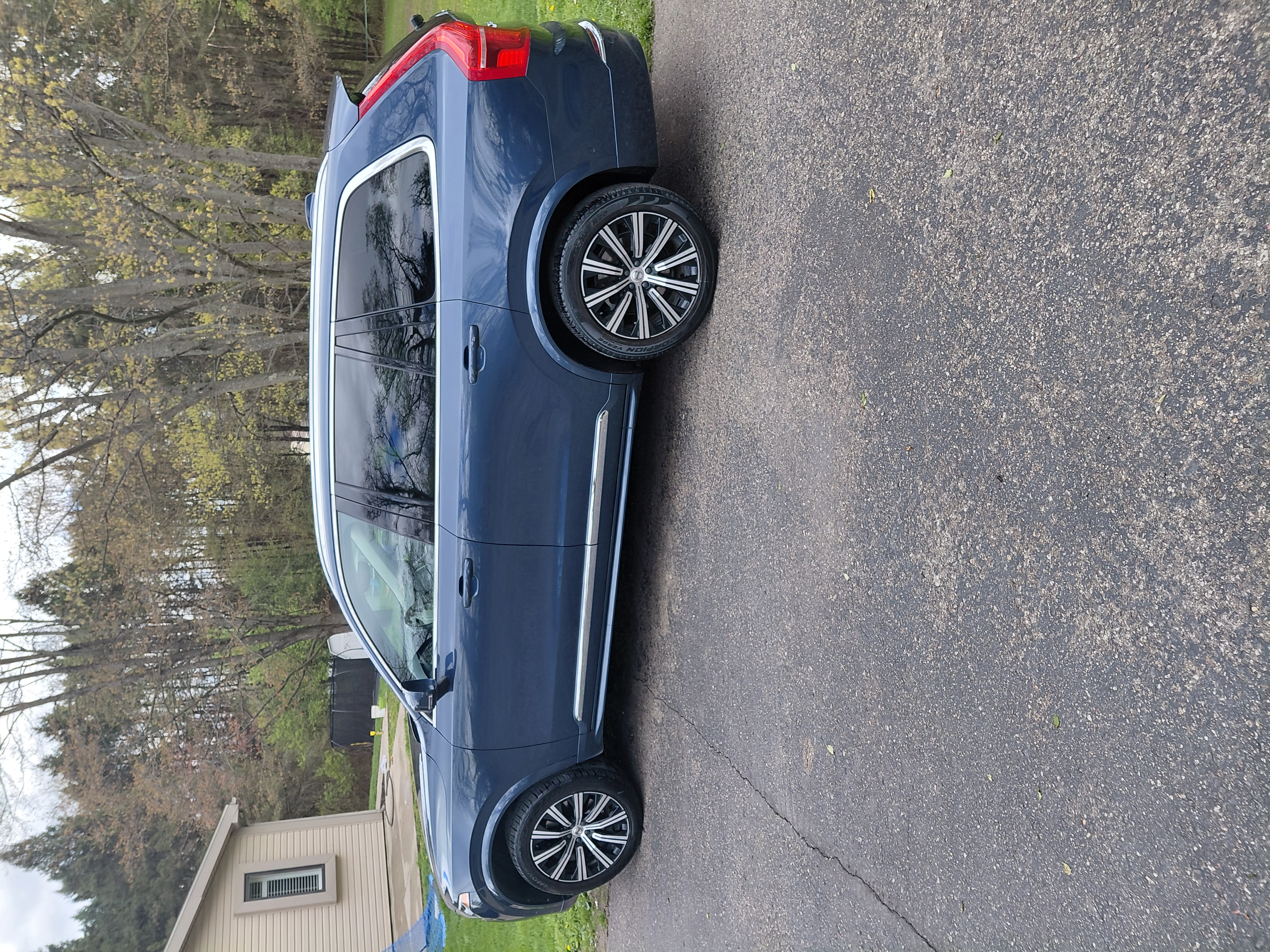 Used 2023 Volvo XC90 B6 Plus AWD/4WD image 2