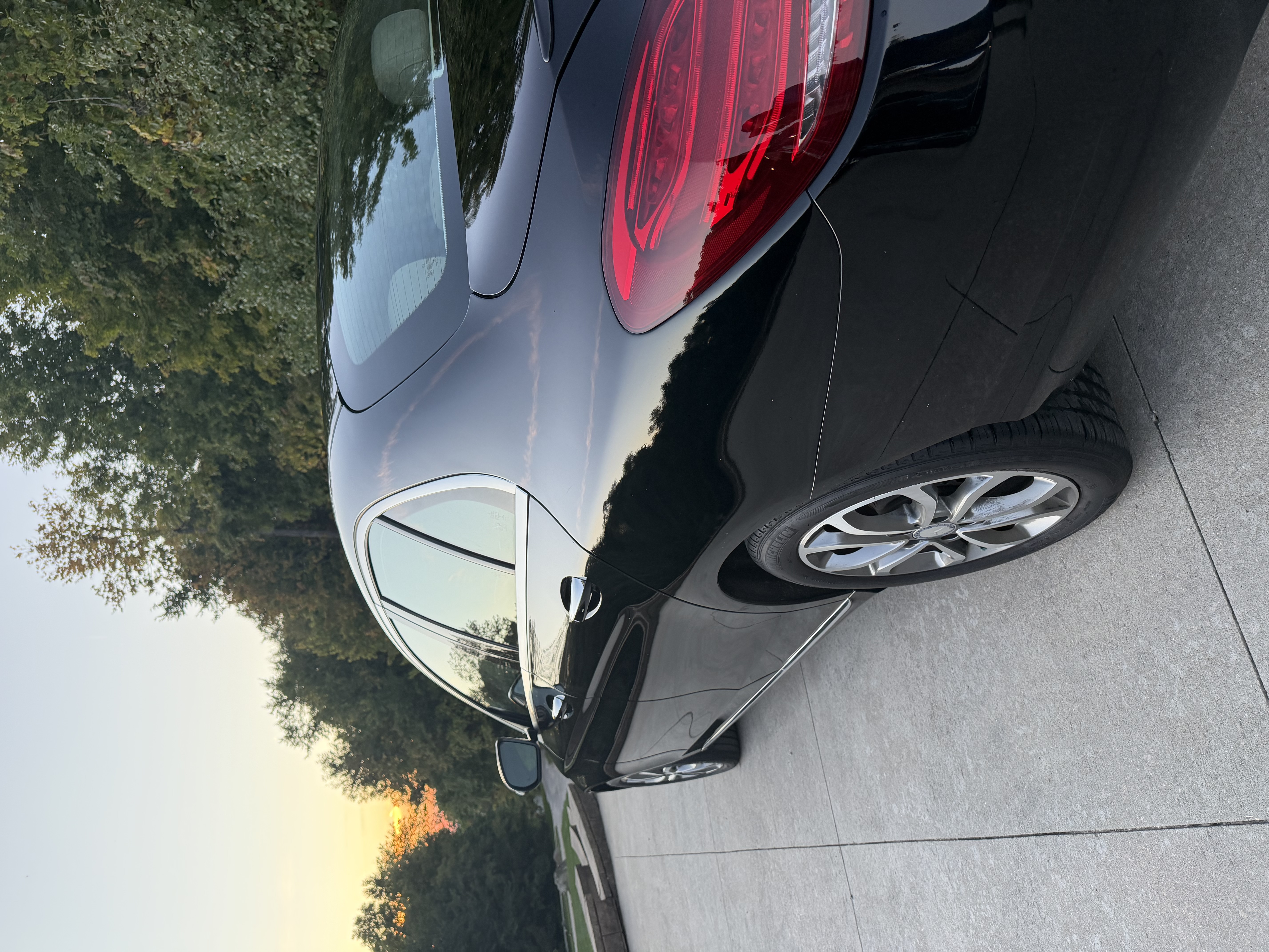 Used 2016 Mercedes-Benz C 300 4MATIC Sedan image 4