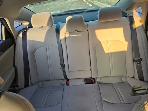 Used 2016 Hyundai Sonata SE w/ Cargo Package image 14