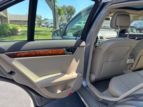 Used 2011 Mercedes-Benz C 300 Sedan image 18