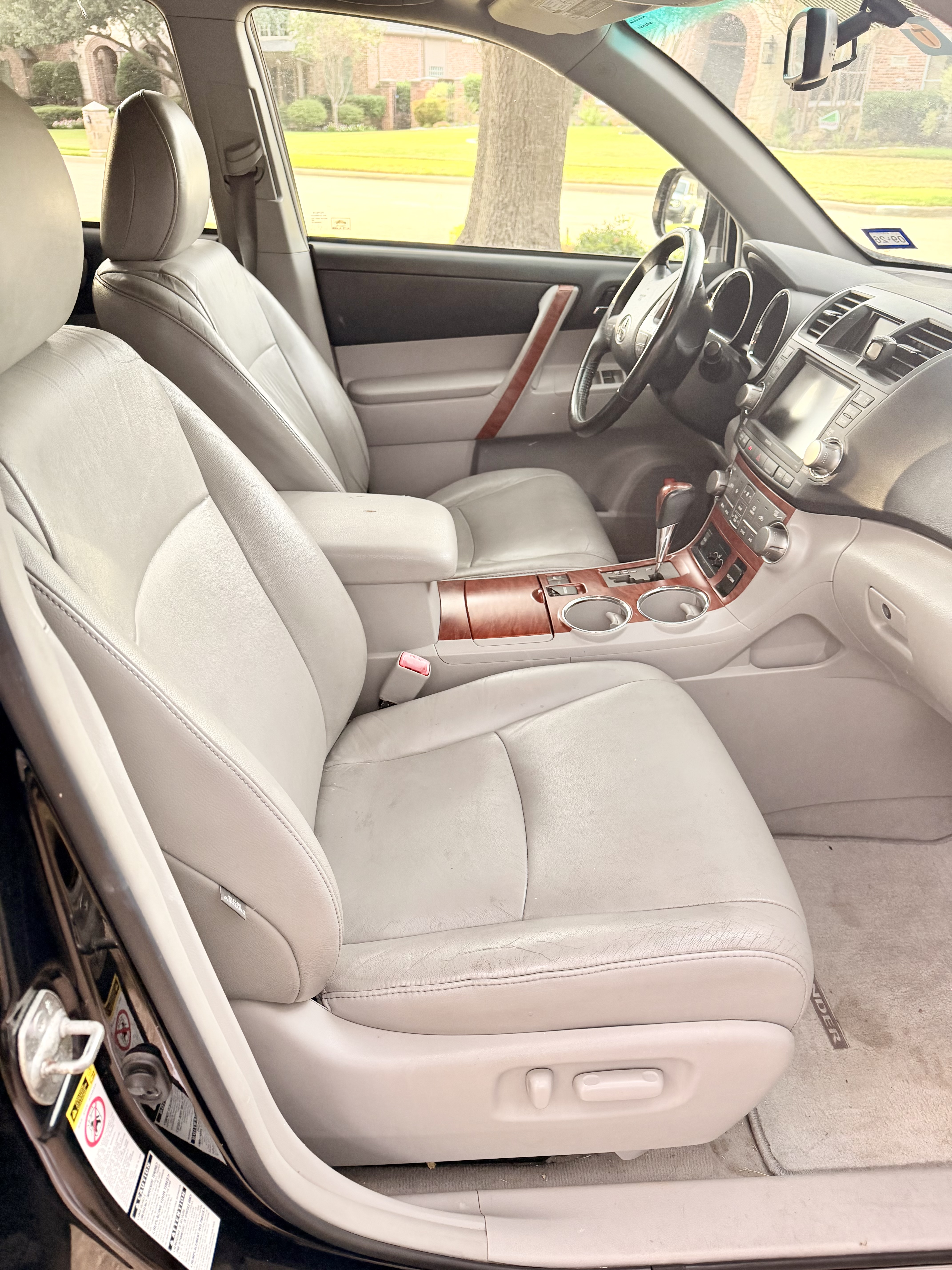 Used 2010 Toyota Highlander Limited w/ Extra Value Pkg 8 AWD/4WD image 5