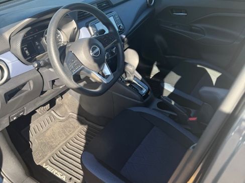 Used 2024 Nissan Versa SV w/ Trunk Package image 4