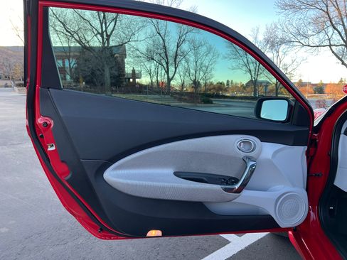 Used 2011 Honda CR-Z EX image 11