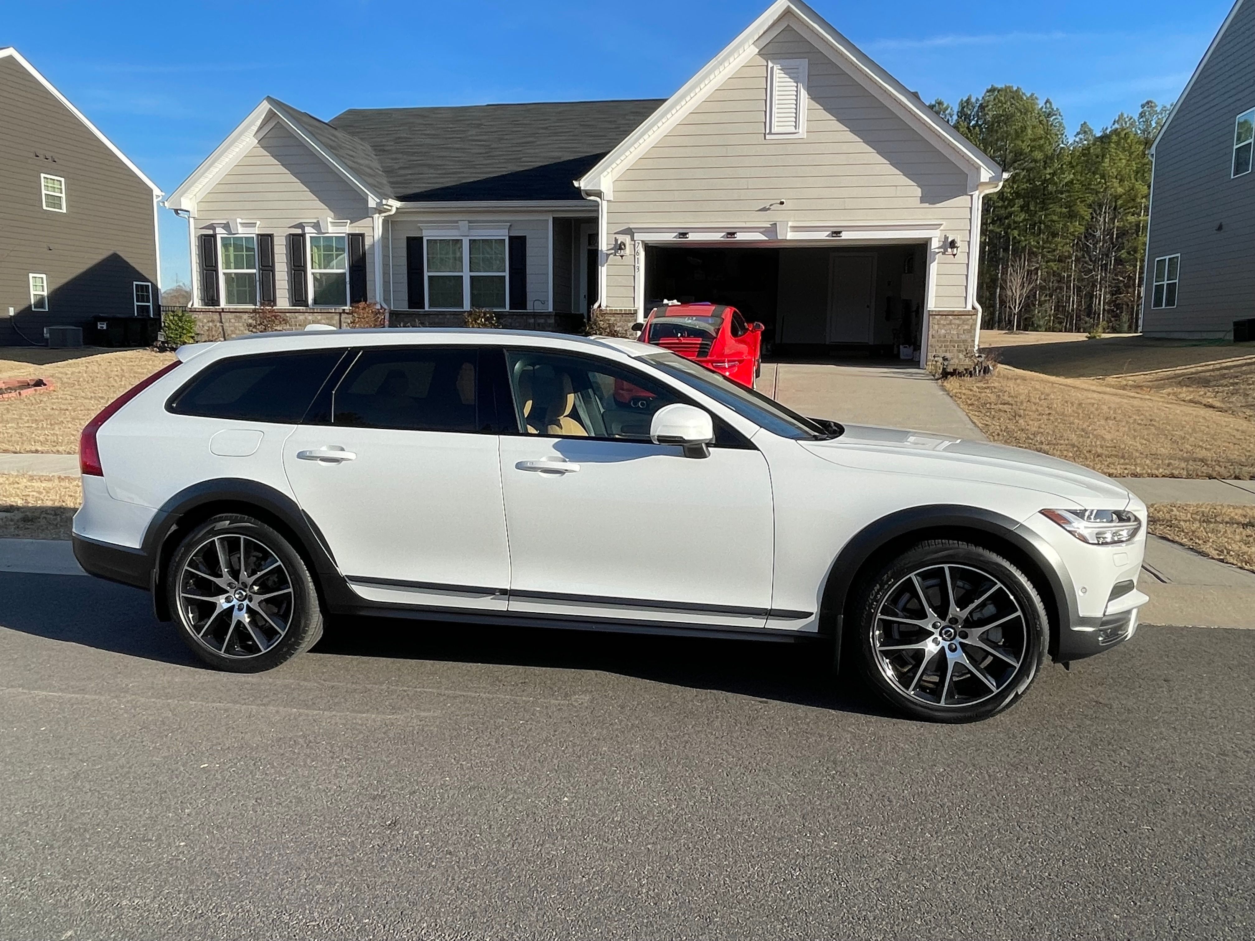 Used 2020 Volvo V90 T6 Cross Country w/ Advanced Package AWD/4WD image 13