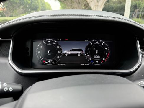 Used 2020 Land Rover Range Rover HSE image 8