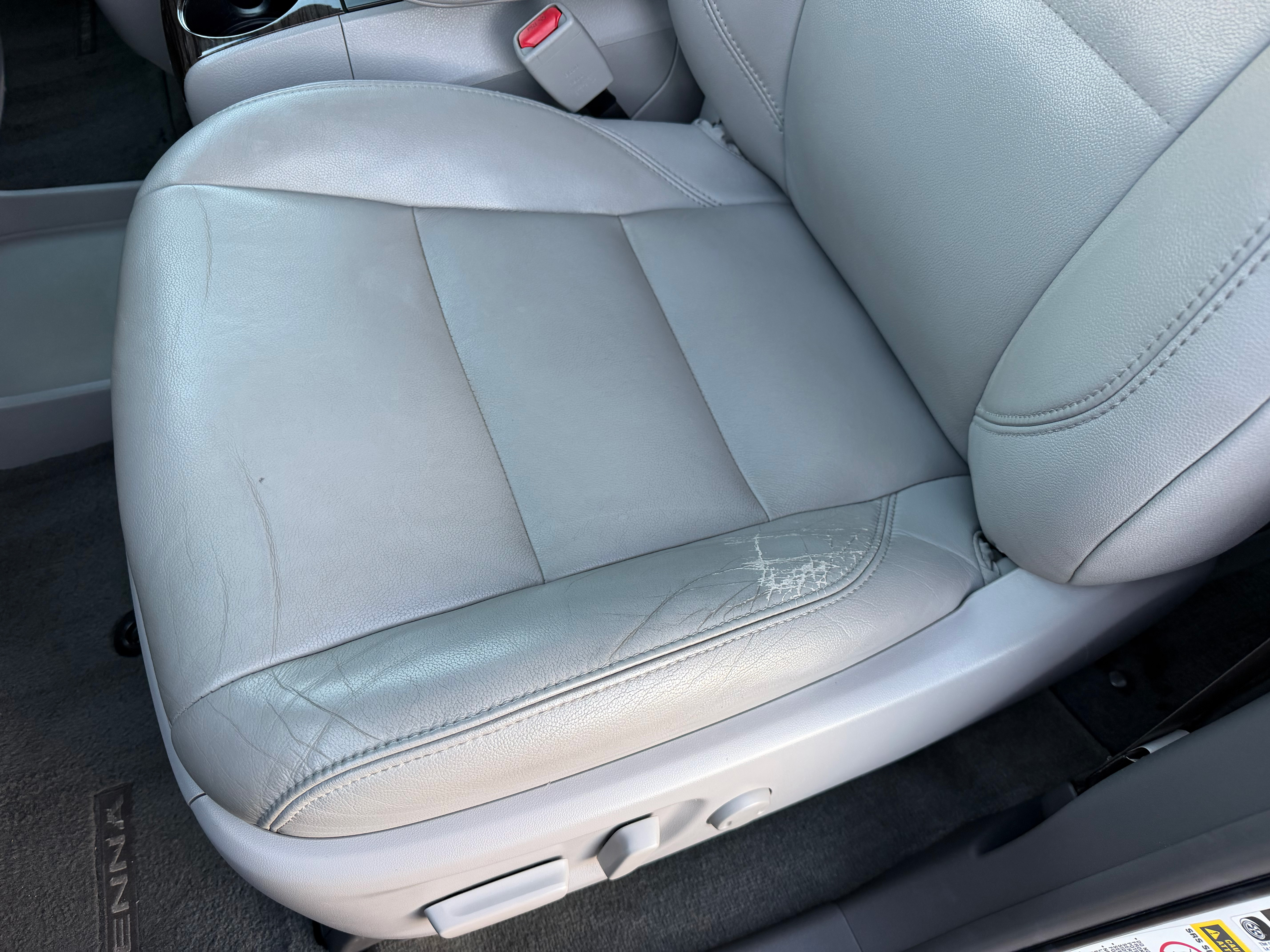 Used 2015 Toyota Sienna XLE Premium FWD image 12