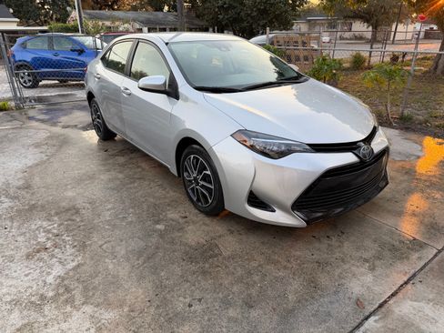 Used 2017 Toyota Corolla LE image 6